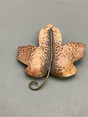 Vintage Hand Hammered Copper Maple Leaf Brooch Pin | Artisan Brass Stem